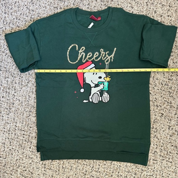 ⭐️ Peanuts Snoopy Cheers Sweatshirt, NWT, size L - Picture 3 of 5
